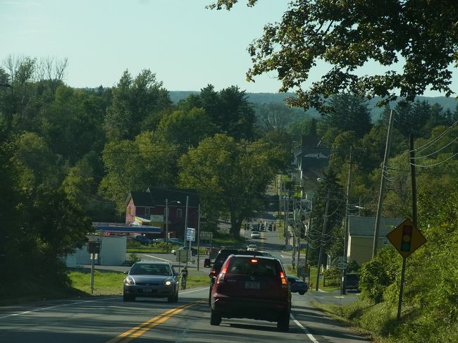 静かな田舎町をいくつも通り過ぎます。