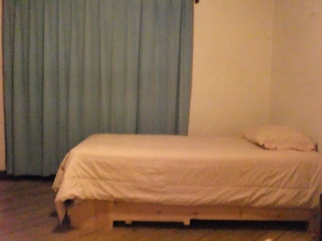 無事にメキシコに到着！<br />イミグレはガラガラで、待たずに入国できた。<br /><br />荷物は機内に持ち込んでいたので、あっというまに外へ出られた。<br />宿は空港近くにとっていたので歩いて行こうと思っていたけど、方向がさっぱりわからないし、道を尋ねても通りの名前を知っている人がいなかったので、疲れてるし諦めてタクシーで宿まで。