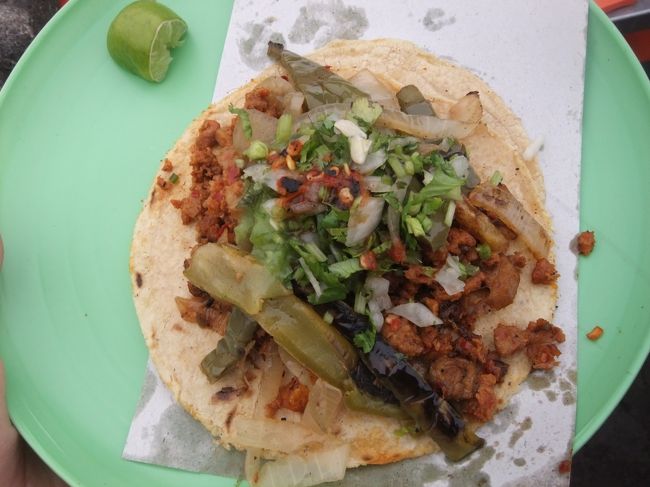 鶏肉にしてみた。（10ペソ）<br />