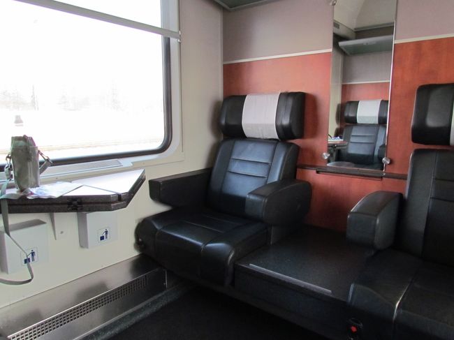 ★車内★<br />部屋に戻って歯を磨いて、駅へ急ぐ。まぁ、それほどギリギリってわけじゃないけど。9時12分だっけ、そのくらいの時間にリュブリャナ出発。この日もコンパートメント独り占め。