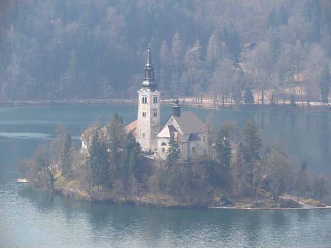 ★ブレッド城★<br />ブレッド島の聖母被昇天教会も見えます。やっぱ絵になるね〜。