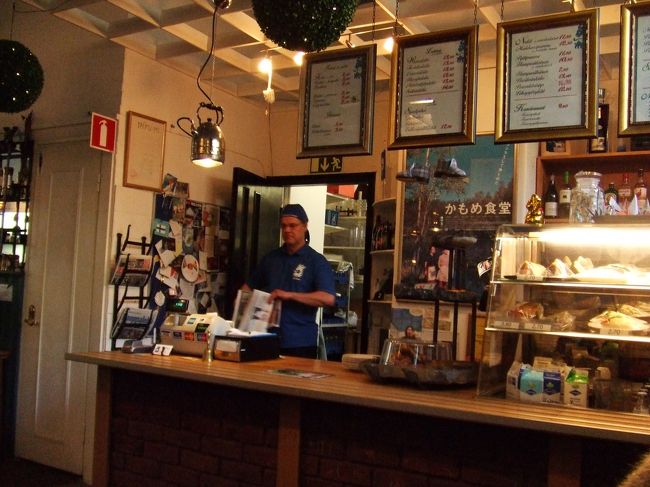 かもめ食堂へ。<br />夜に行きましたが、日本人だらけでした。<br />もう映画公開からかなり経っていますが、まだまだ大人気。<br />フィンランド料理が10〜15ユーロで食べられ、<br />気軽に入れるのも魅力だと思います。