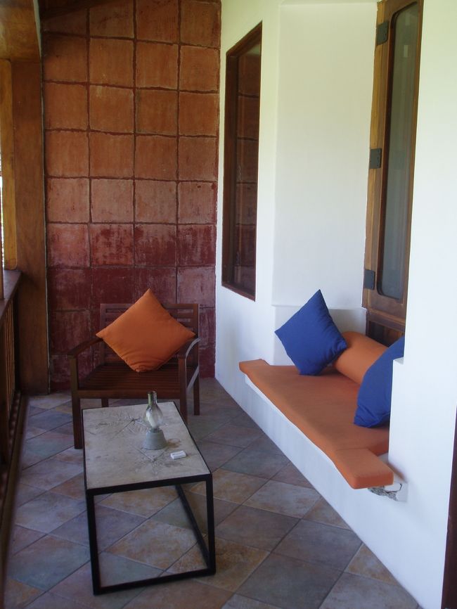 前後しますが、部屋のベランダです。角部屋だったのでかなりの広さがありました。