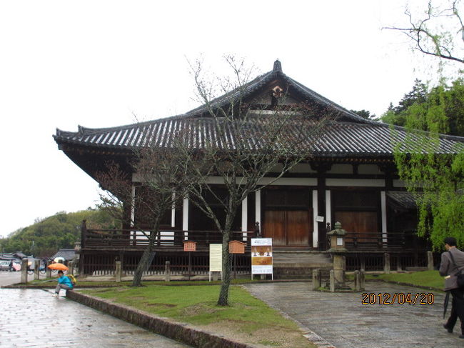 この建物もどっしりした見事なものだ。