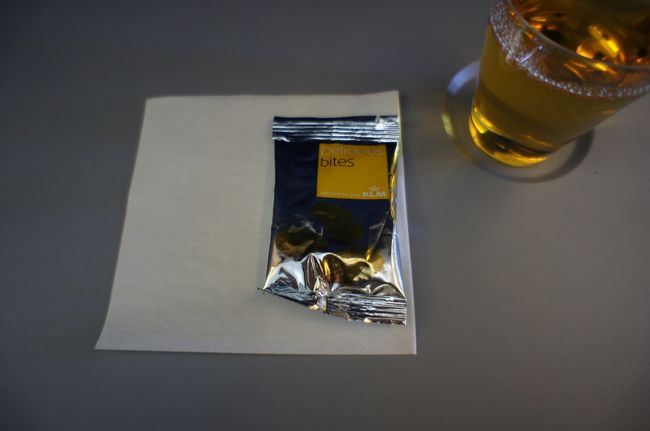 袋の中身はアーモンドでした。