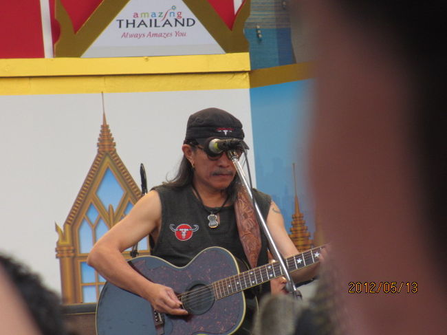 ギターも上手だ。