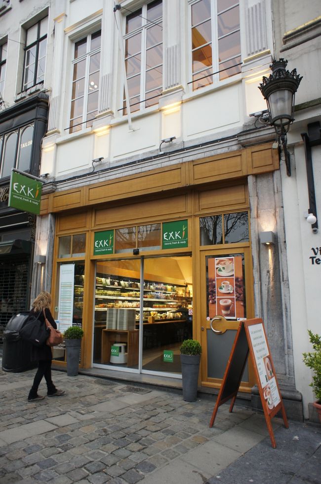 2012年4月29日。<br />ホテルの朝食は別料金でしたので、Exki（エクスキ）という自然派志向のセルフサービスのレストランに入りました。