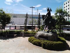 ＜上田駅／駅舎＞
12時15分着。
上田には1年前にも来ているが、そのときはまだ営業していた駅前のイトーヨーカドーが閉店になっていた。
昼食を調達して、12時52分発の普通列車で小諸を目指す。
