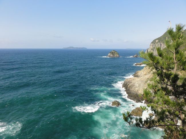 海の色も素晴らしく綺麗ですね。