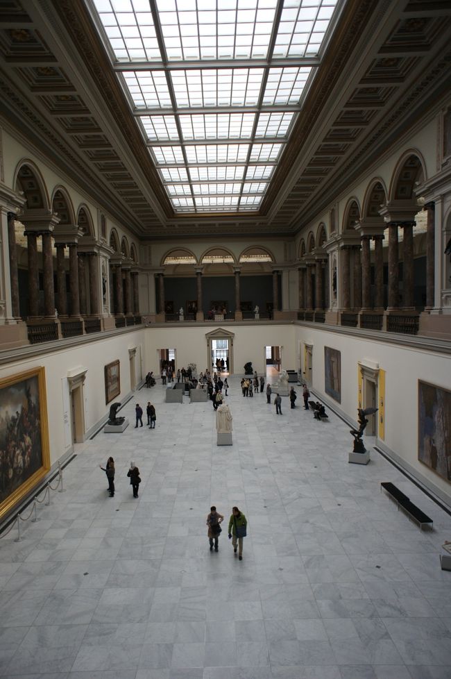 まず2階の展示から鑑賞しました。