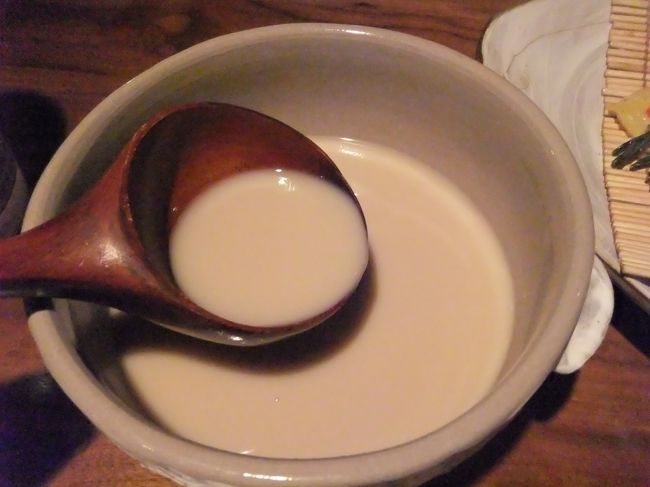 マッコリ注ぐのってちょっと楽しい。<br />マッコリ器、今回は買えなかったけど次回こそ買いたい！！<br /><br />家飲みでもテンションが上がるハズ。