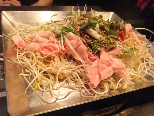 お土産とスーパーで買出しをして、１１時頃コンブルへ。<br /><br />なぜかお店が１０ｍくらい移動してた。<br />前あった所は携帯ショップ？に変わってました。<br /><br />そしてやや値上がり？！<br />ご飯なしかありが選べるようになったみたい。<br />