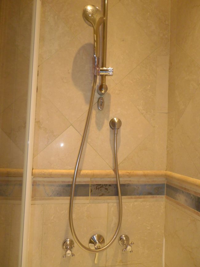 シャワーの水圧が余り強くない。暑いお湯が出るだけまし。