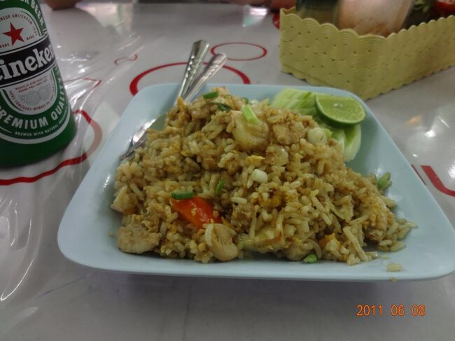 バンコクで10時間ほど滞在したのち、深夜便で帰国。<br /><br /><br />(おわり)