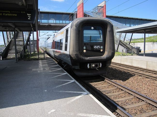 コペンハーゲンに向かう列車の最後尾。<br />連結部が面白い形をしています。<br />冬はかなり寒いので、寒さ対策かなと推測してます。