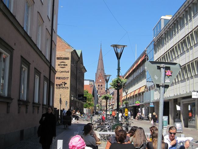 こじんまりとした街ですが、とても綺麗な街です。<br />大都市もいいですが、こういう小さな街もいいものです。