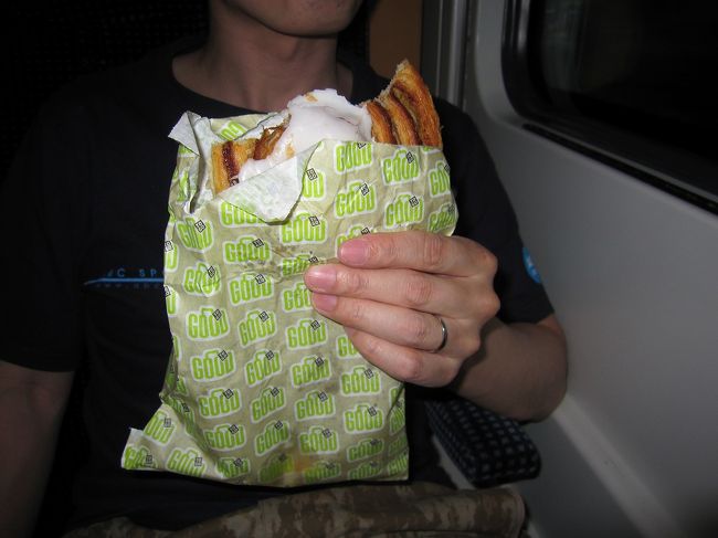 デザートは、デニッシュ。<br />甘くて美味しいです。