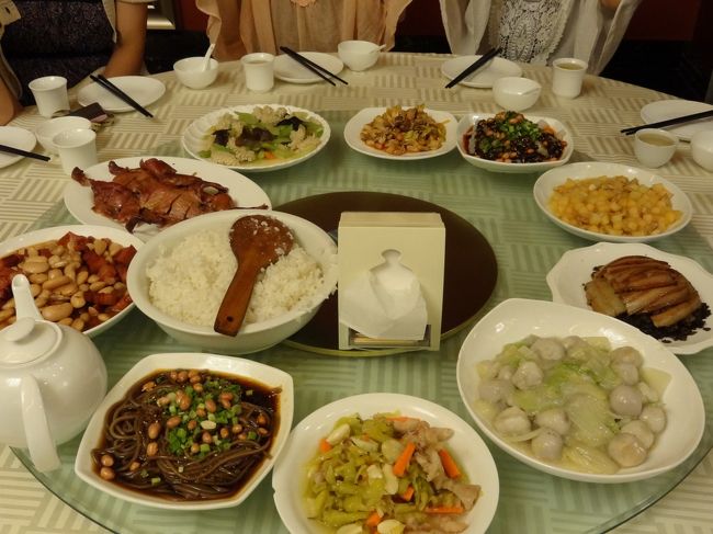 ごはん。<br />川魚以外はまぁ食べれましたが…(^^;)<br />ちょいと不思議なお味。