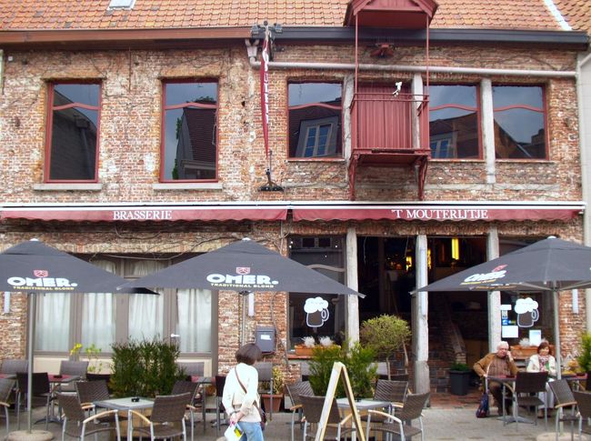 旧建築を利用した趣のあるブラッスリーも散在。