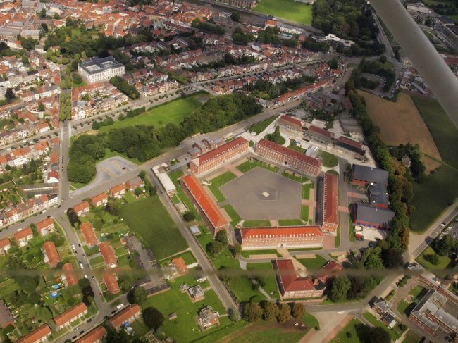 そう、立体的に見て楽しい風景を、今度は遠近透視法的に眺めていく。