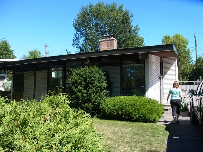 友人のお姉さんご夫婦宅に寄って、明日帰りますと、ご挨拶しました。