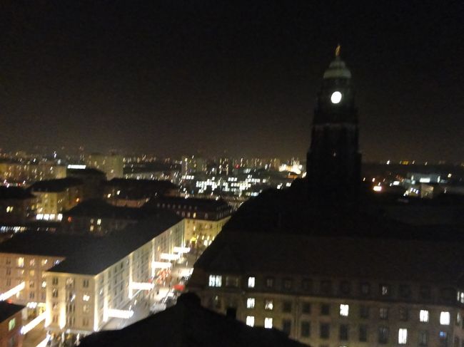 塔の上は風が強くて大変でしたが、街中が見渡せ苦労して上ってきたかいがあります。<br />しか〜し、降りるのも意外に大変で、降りた後教会のイスに座って、しばらく休んでしまいました。<br />体力の無さを感じた瞬間でした(T_T)