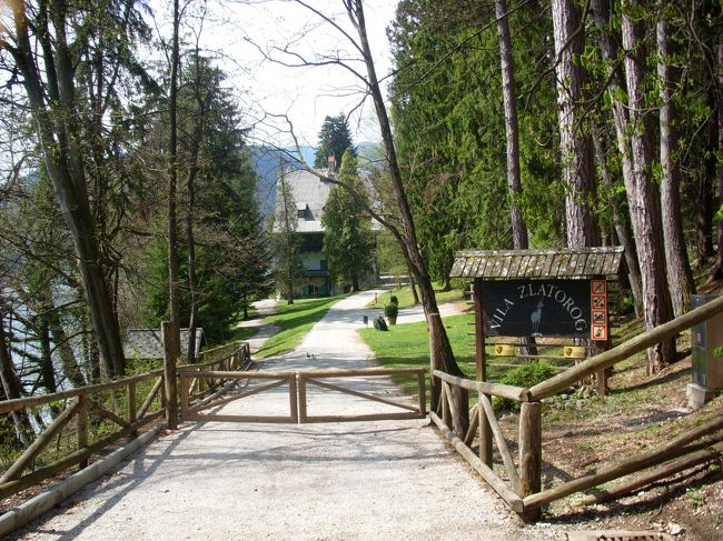 個人のお屋敷なのかホテルなのか。<br />かなりの一等地です。