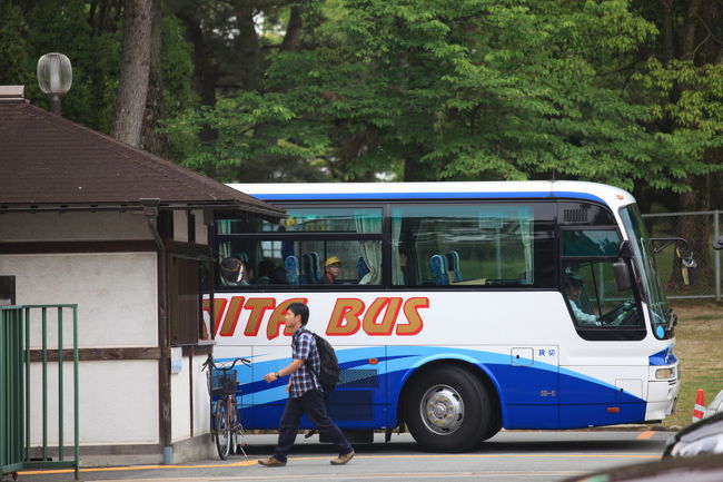 先生確認<br /><br />撮影後チェックしたが<br />このバスみたいですね<br />見つからないうちに<br />どこかに逃げなくては・・・