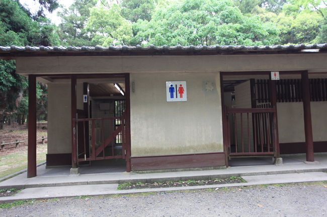 柵<br /><br />一瞬使えないのかと驚いたが<br />鹿が入らないように<br />ガードされているのでしょうね<br />トイレットペーパーとかがターゲットかな？