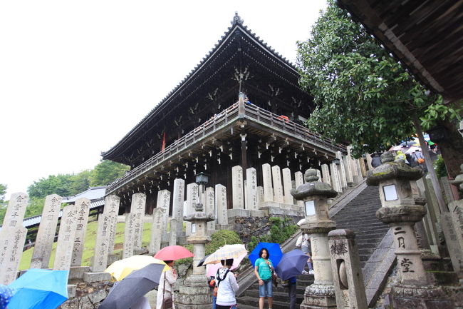 二月堂<br /><br />きちんと下調べをしていれば<br />もう少し感動も大きいでしょうが<br />突然やってきたので<br />修学旅行の子供達の動きに合わせ<br />適当に歩いているので<br />沢山の見落としがあるのでしょうね