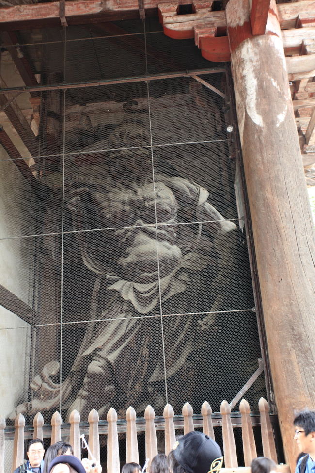 ん<br /><br />さすがに迫力ありますね<br />朝夕の暗い時間には<br />動き出しそうで<br />ちょっと怖そうですね