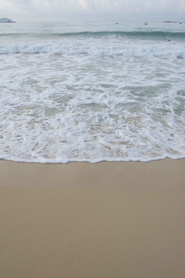 キュッキュッ・・と鳴きはしませんでしたが、きれいな砂浜・・・