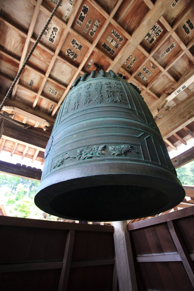 鐘突き堂<br /><br />いつでも突けるのは<br />嬉しいですね<br />動画でも撮影してみたが<br />音声はイメージとは<br />だいぶ違いますね