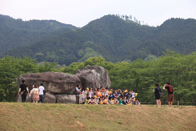 記念撮影<br /><br />離れているといっても<br />たかが知れています<br />自分は良く見えなくても<br />レンズ構えた<br />怪しい変な人は<br />丸見え状態で撮影中