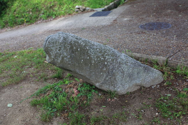 マラ石<br /><br />想像したよりも<br />元気が無さ過ぎ<br />大昔はそそり立って居たらしいと<br />ガイドには記載されていたが<br />ちょっと期待外れでした