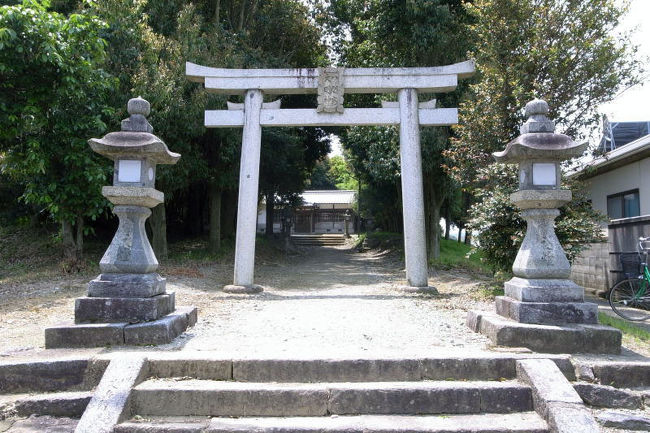 次の目的地、丸山古墳に行く途中で立ち寄った神社です。こちらも古事記ゆかりの名前につられて。