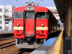 14時8分発のバスに乗り、石狩川を渡って滝川駅へと向かう。
滝川駅からは、２分遅れでやってきた14時49分発の特急『スーパーカムイ21号』に乗車した。
そのまま旭川駅まで乗るつもりだったが、次の停車駅深川で、隣に普通列車が停まっていたので思わず乗り換えてしまった。