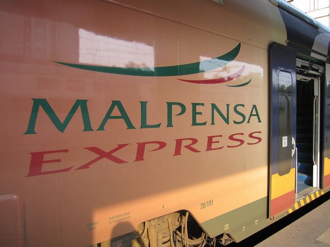 空港までは、ミラノ北駅からマルペンサエクスプレスで行くことができます。