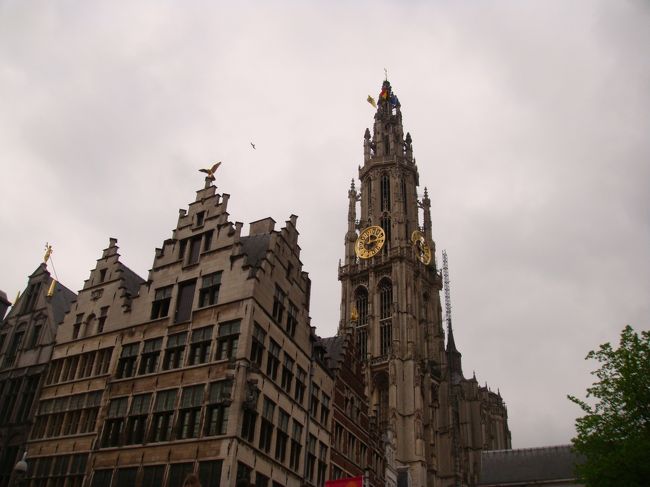 ﾏﾙｸﾄ広場のｷﾞﾙﾄﾊｳｽ