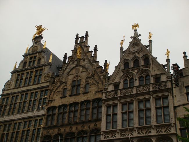 ﾏﾙｸﾄ広場のｷﾞﾙﾄﾊｳｽ