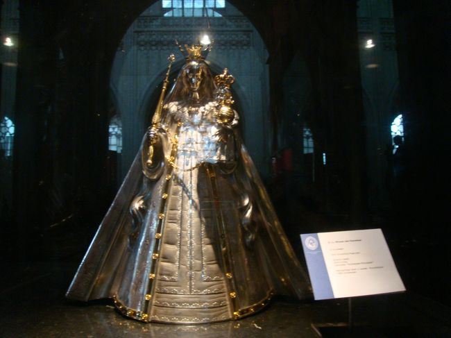 ﾉｰﾄﾙﾀﾞﾑ大聖堂の内部