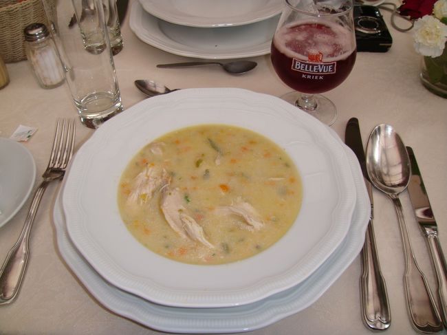 ブルージュでランチ<br />･ﾁｷﾝｽｰﾌﾟ <br />