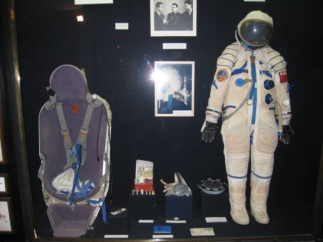 レプリカなのか本物なのか、宇宙服。