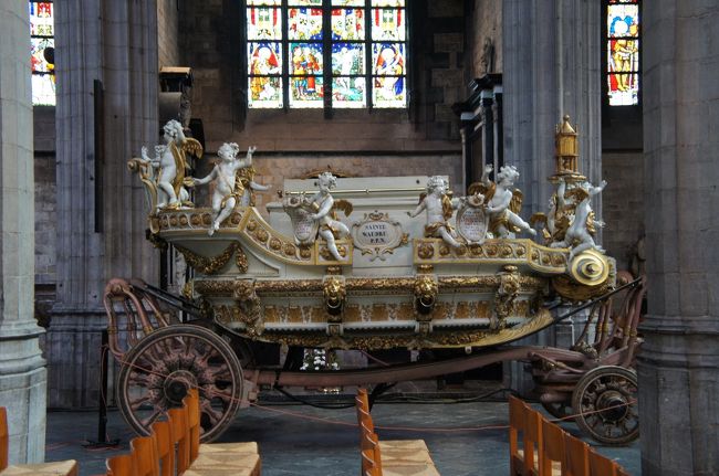 聖ウォードリュ教会の黄金の馬車
