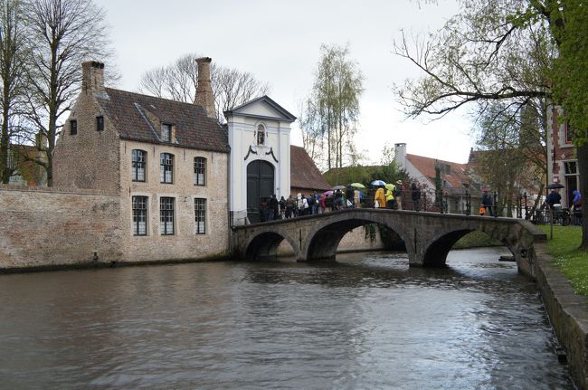ベギン会修道院(南東側)とベガインホフ通り