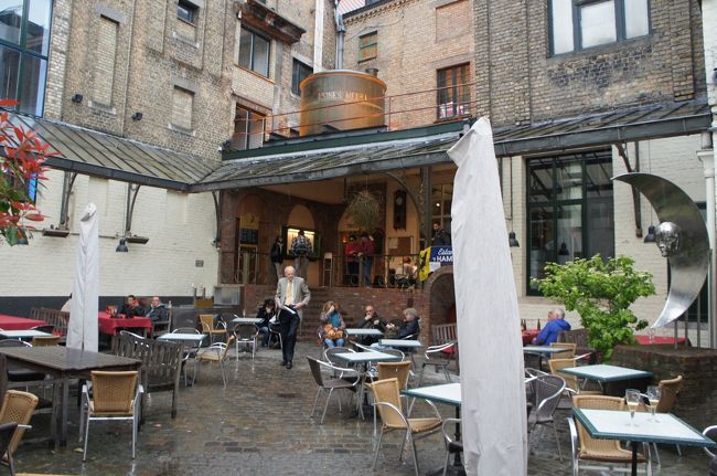 ビール醸造所(De Halve Maan)の中庭(北東側)