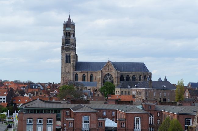 ビール醸造所(De Halve Maan)の屋上から<br />救世主大聖堂(南側)