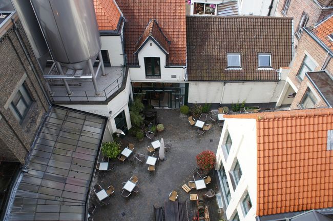 ビール醸造所(De Halve Maan)の屋上から中庭