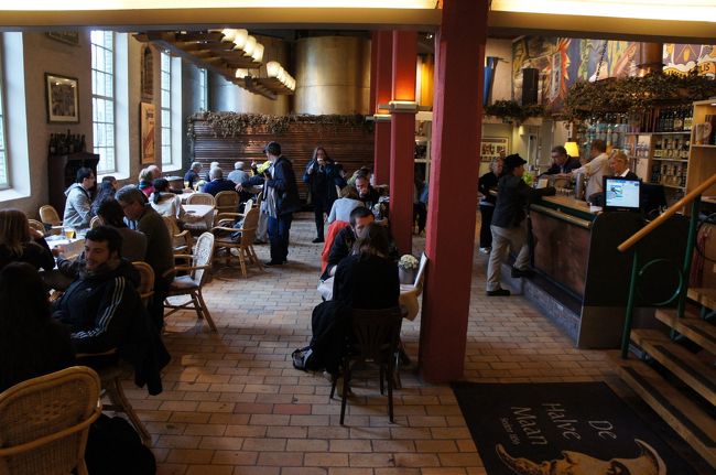 ビール醸造所(De Halve Maan)の試飲室