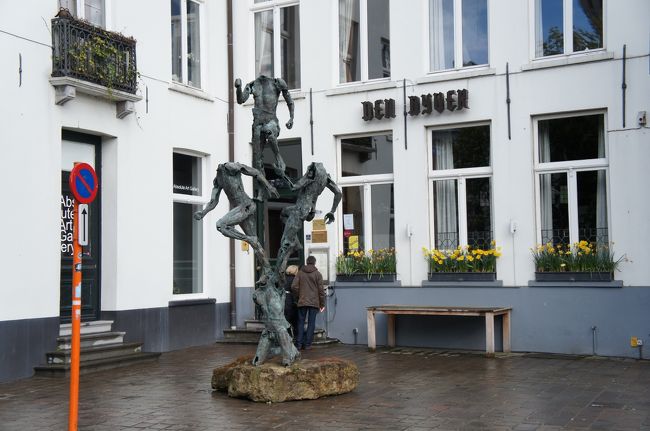 デン・ディヴェル(フランス料理)(西側)とダイフェル通り